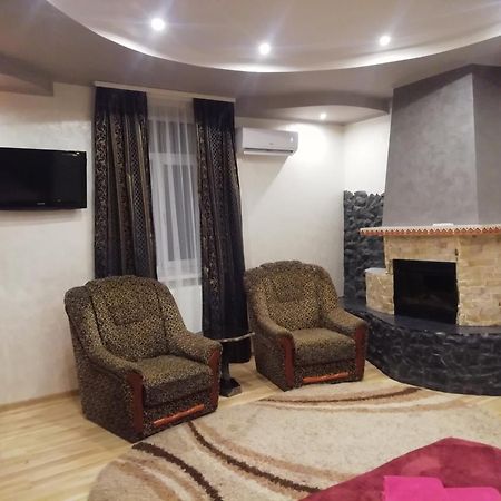 Hotel Панський Двір Neslukhov Zewnętrze zdjęcie